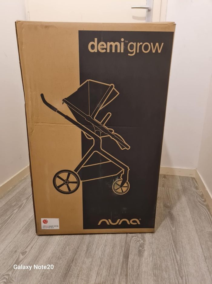 Poussette demi grow nuna