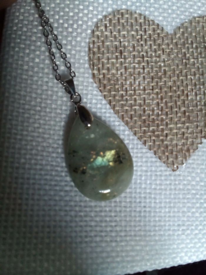 Collier pierre de labradorite naturelle à jolis reflets