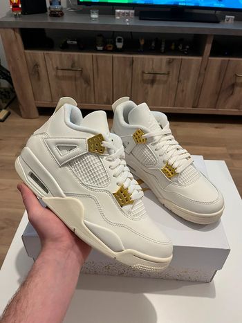 Jordan 4 gold