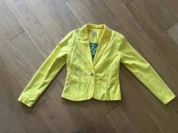 Vends veste jaune 158cm miss reporter très bon état
