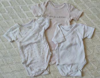 Lot bodies manches courtes