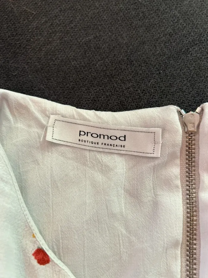 🌸 Robe blanche à petites fleurs - photo numéro 3