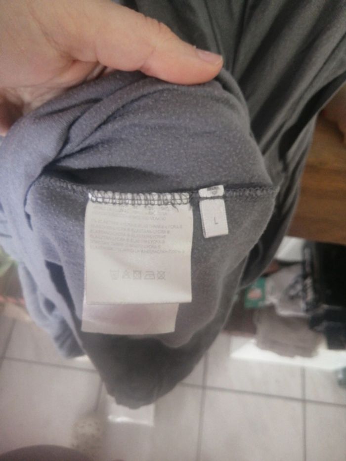 Tee-shirt gris - photo numéro 4