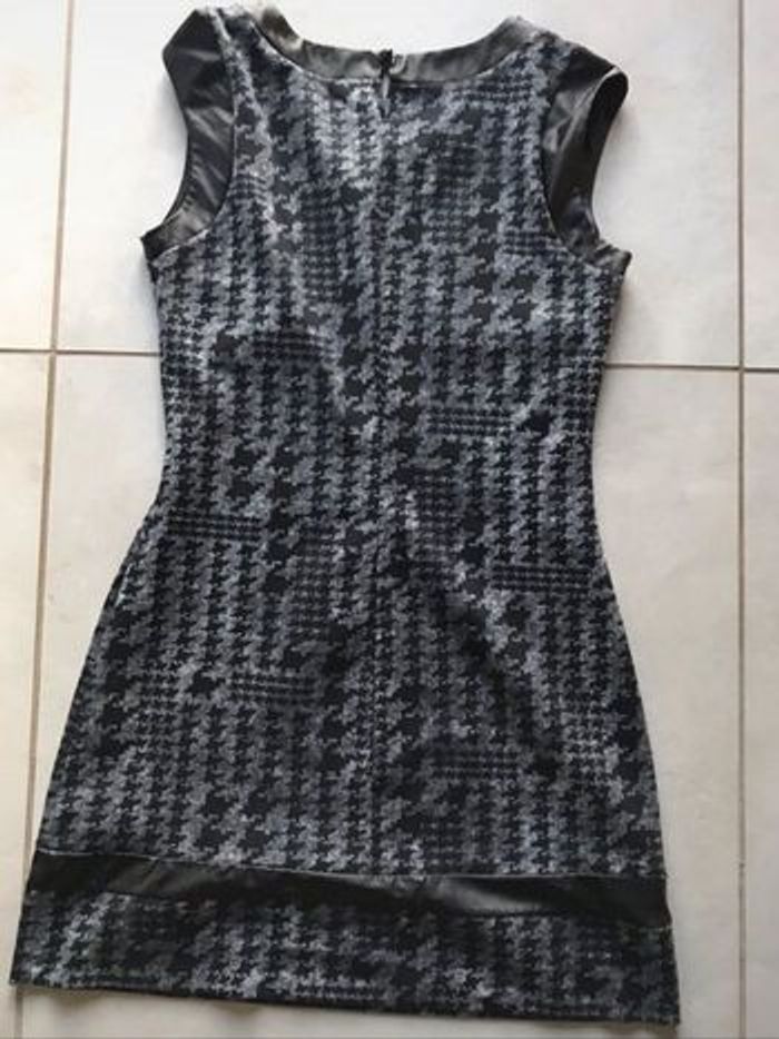 Robe grise et noire taille 38 - photo numéro 3