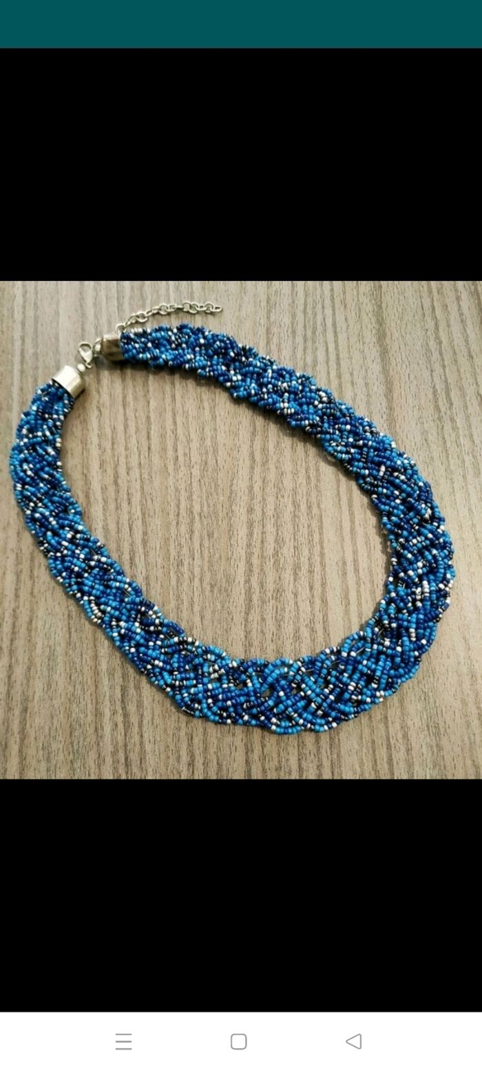 Collier plastron perles