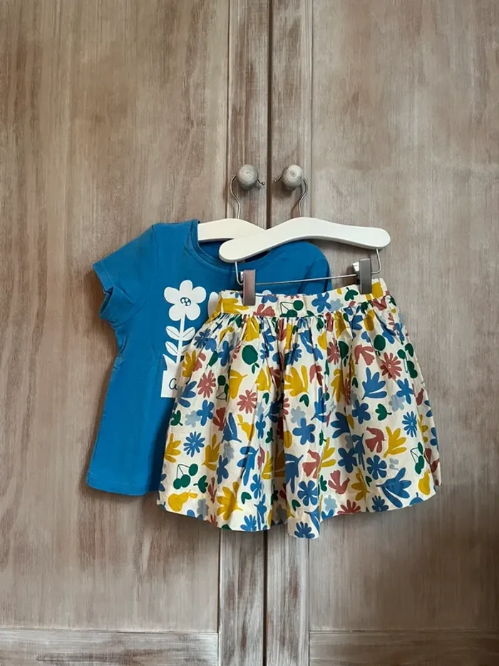 Ensemble jupe - t-shirt t. 5 ans