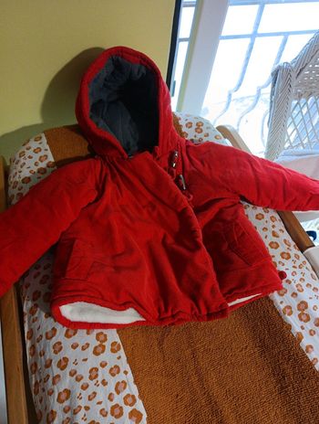 Manteau fourré rouge