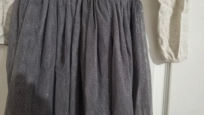 Robe gris chiné avec tulle pailletté - photo numéro 2
