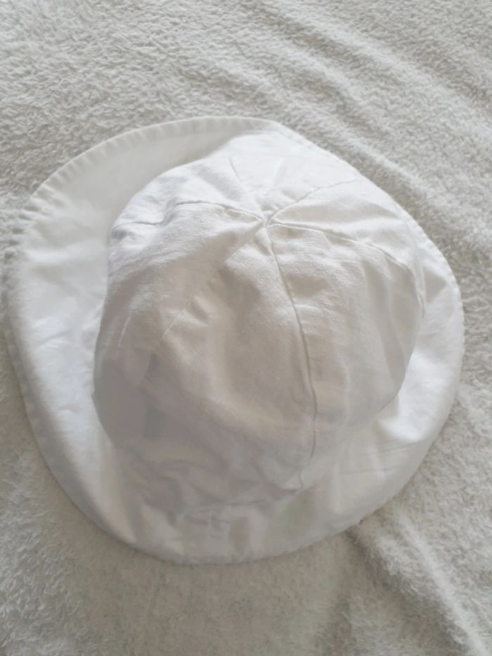 Chapeau blanc environ 50cm neuf - photo numéro 7