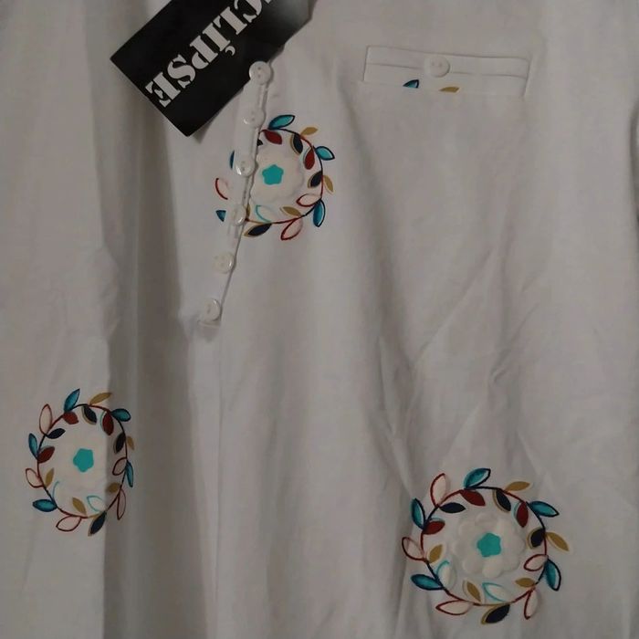 Magnifique t-shirt neuf taille M/L - photo numéro 2