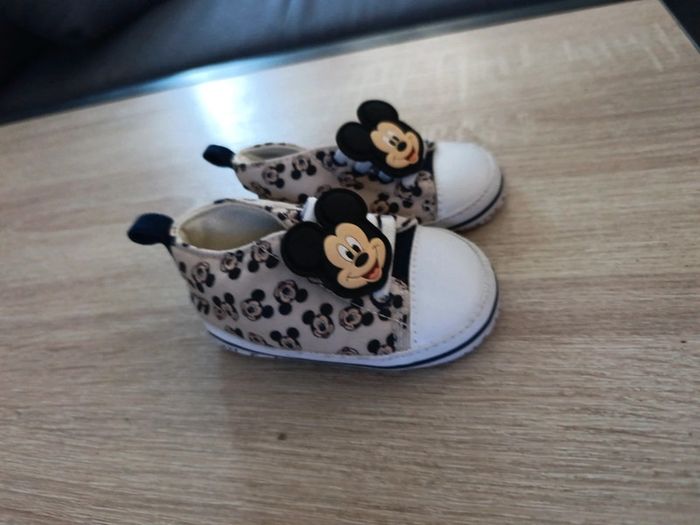 Chaussure bébé - photo numéro 2