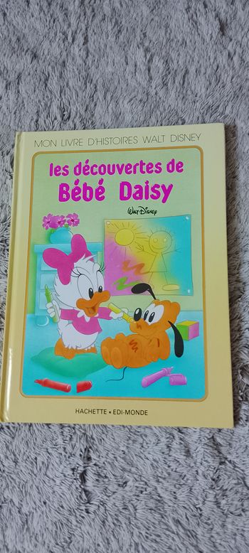 Livre Disney Les découvertes de Bébé Daisy