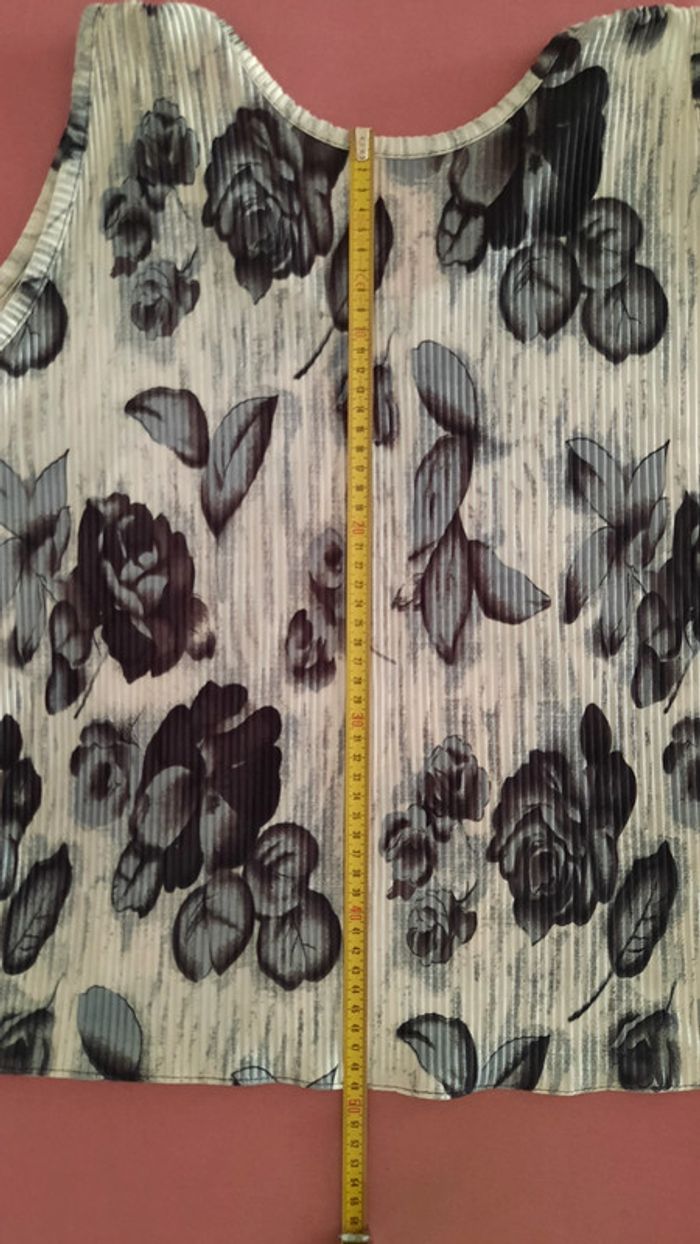 Débardeur léger blanc & ses fleurs noires - photo numéro 13