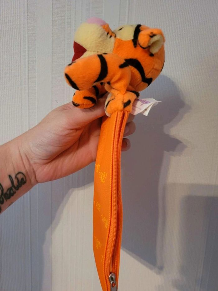 Plumier peluche tigrou disney - photo numéro 3