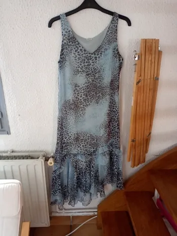 Robe longue asymétrique bleue claire/noire