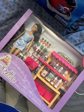 Coffret barbie avec stand de marché