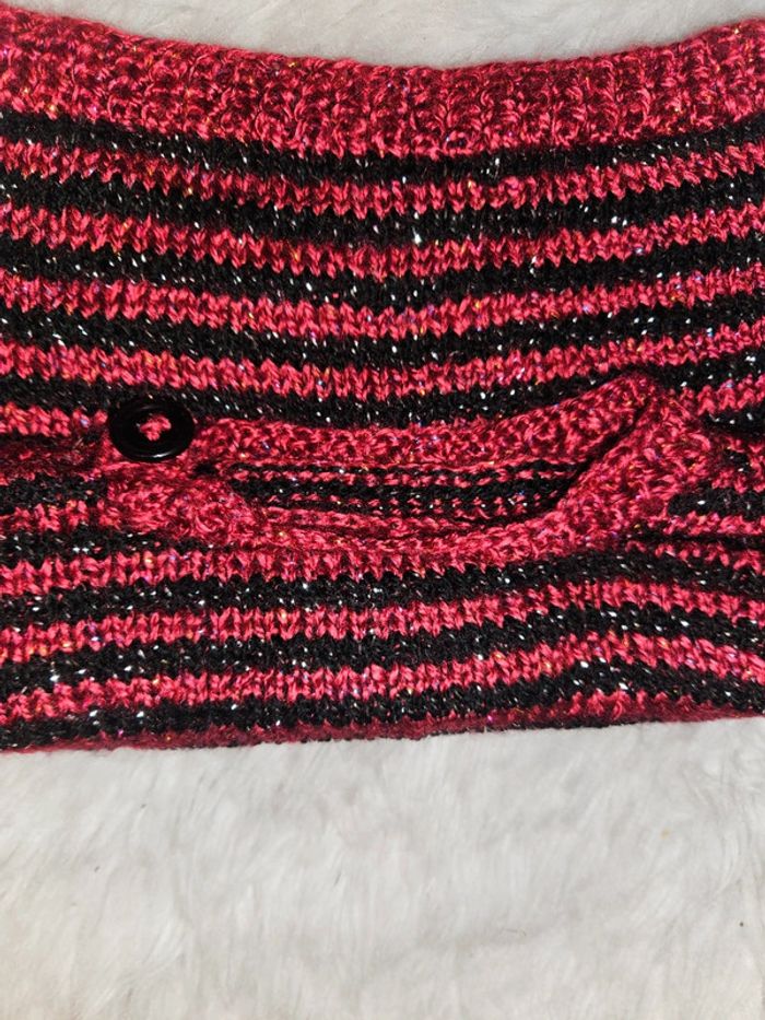Pull bébé rouge et noir fait main – pièce unique - photo numéro 2