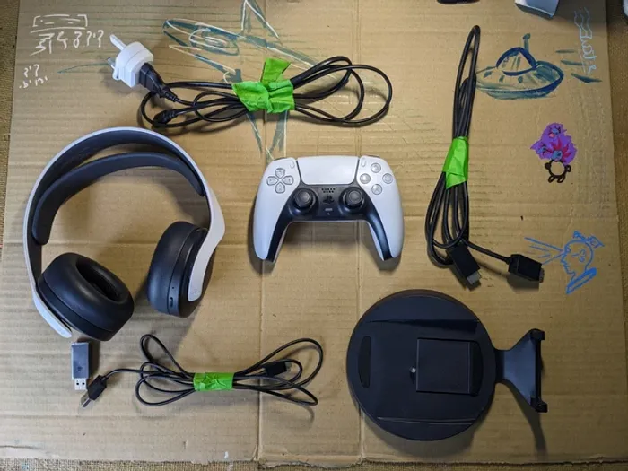 Sony PlayStation 5 Disc Edition Console Blanche 825 Go + Jeux/casque (avec boite) - photo numéro 2