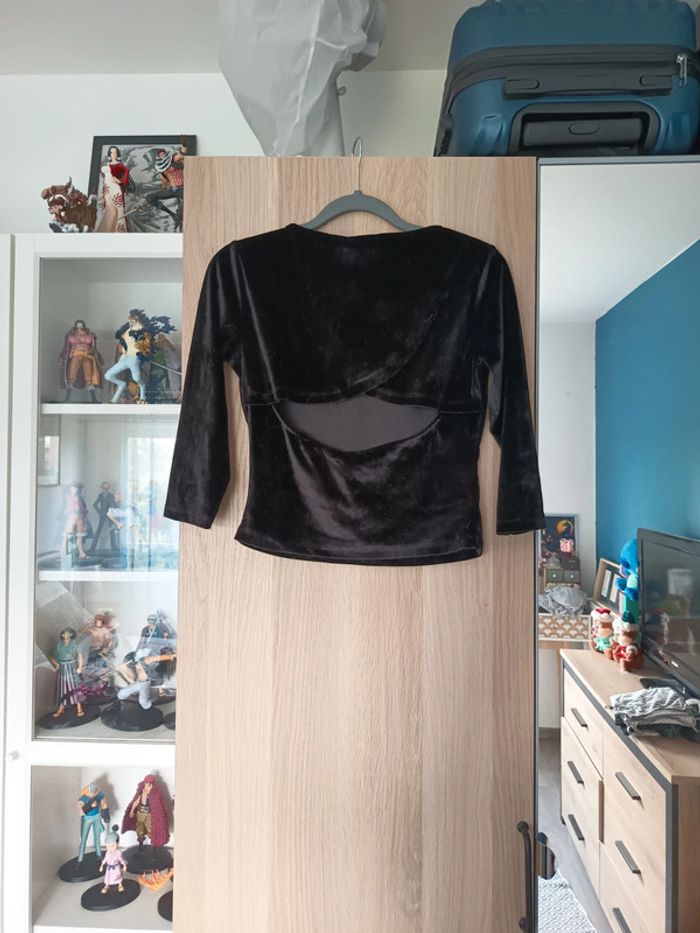 Top tee-shirt noir manches longues en velours avec un dos nus jennyfer - Taille S 36 - photo numéro 3