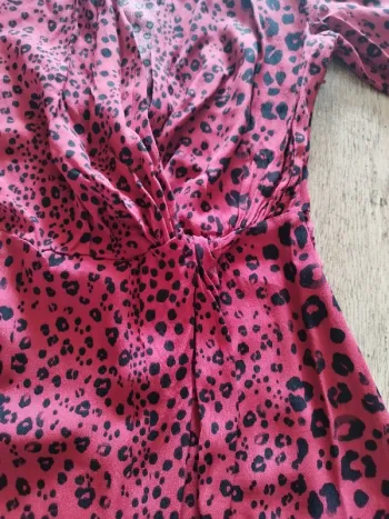 Robe léopard rouge t.36