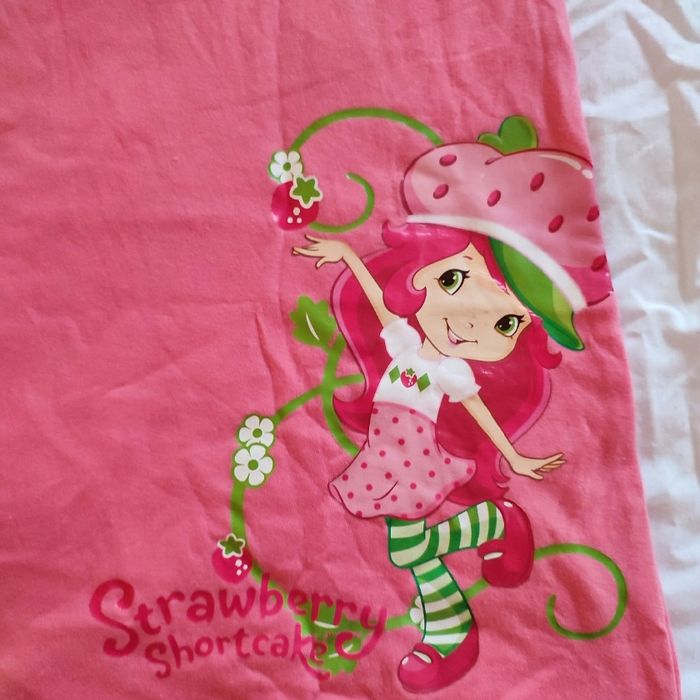 Robe Charlotte aux fraises 6 ans neuve - photo numéro 2