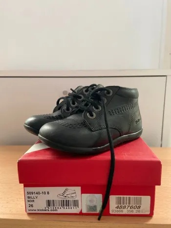 Chaussures Kickers taille 26