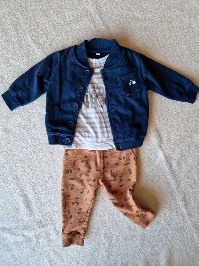Ensemble 3 pièces 6 mois printemps automne tres bon etat
