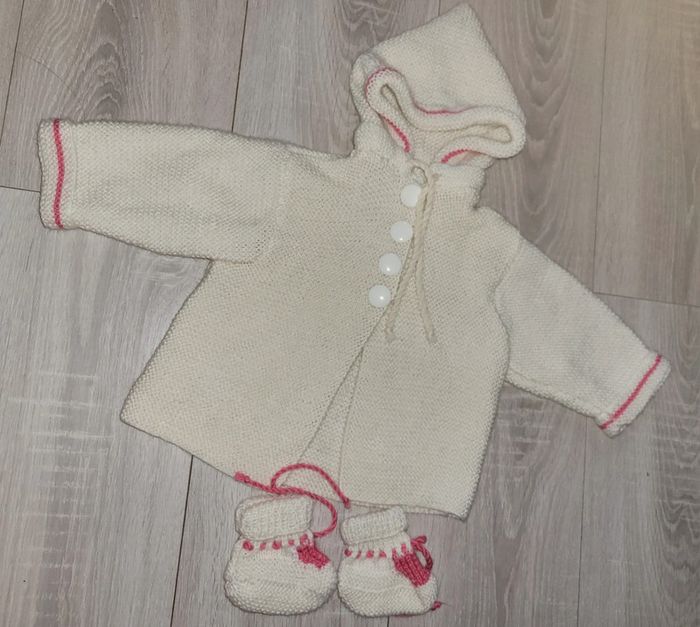 Ensemble pull tricoté et chaussettes