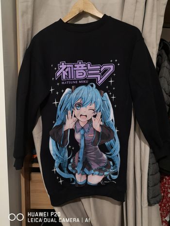 Robe pull motif manga