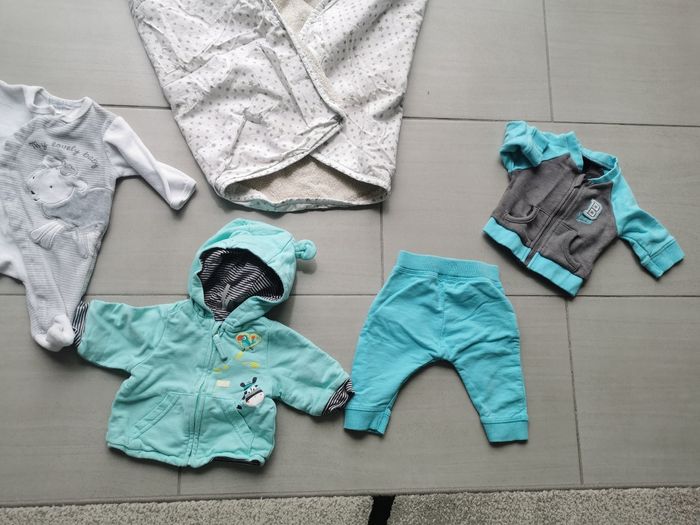 Lot vêtements garçon 1 mois - photo numéro 4