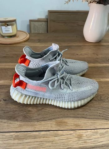 Adidas Yeezy Boost 350 V2 Tail Light