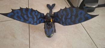 Lot Figurines - Dragon Krokmou Bleu avec Cavalier Harold + Bébé Dragon Blanc