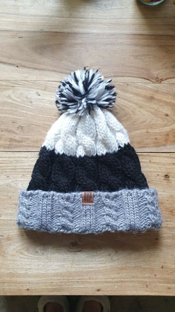 Bonnet chaud adulte taille unique Authentic gris blanc et noir