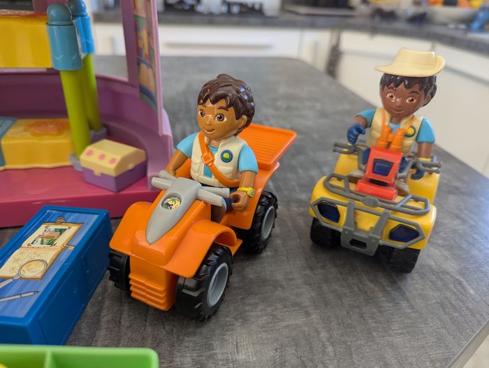 Château de Dora et nombreux accessoires - photo numéro 3