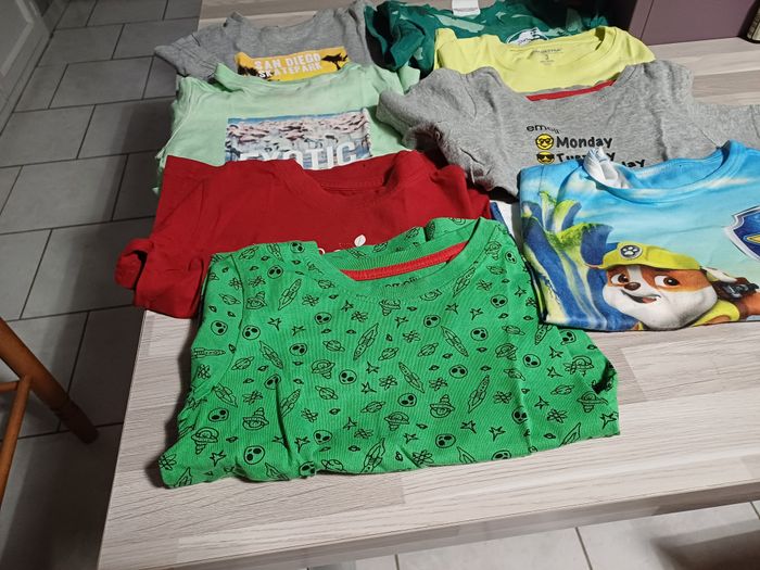8 tee shirts garçons Taille 3 ans