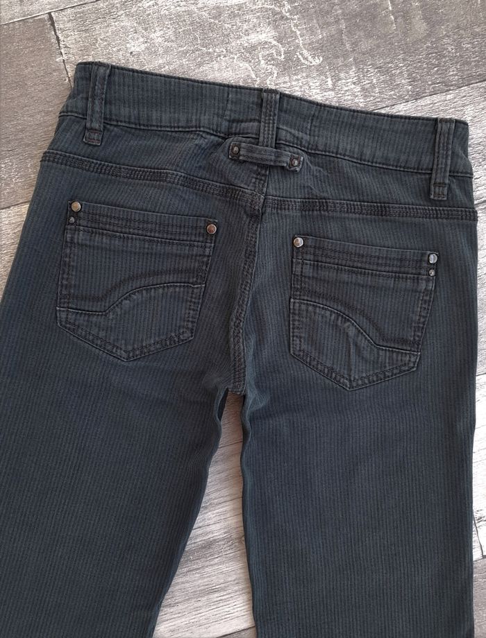 Bermuda noir à rayures grises - Cache Cache - photo numéro 7