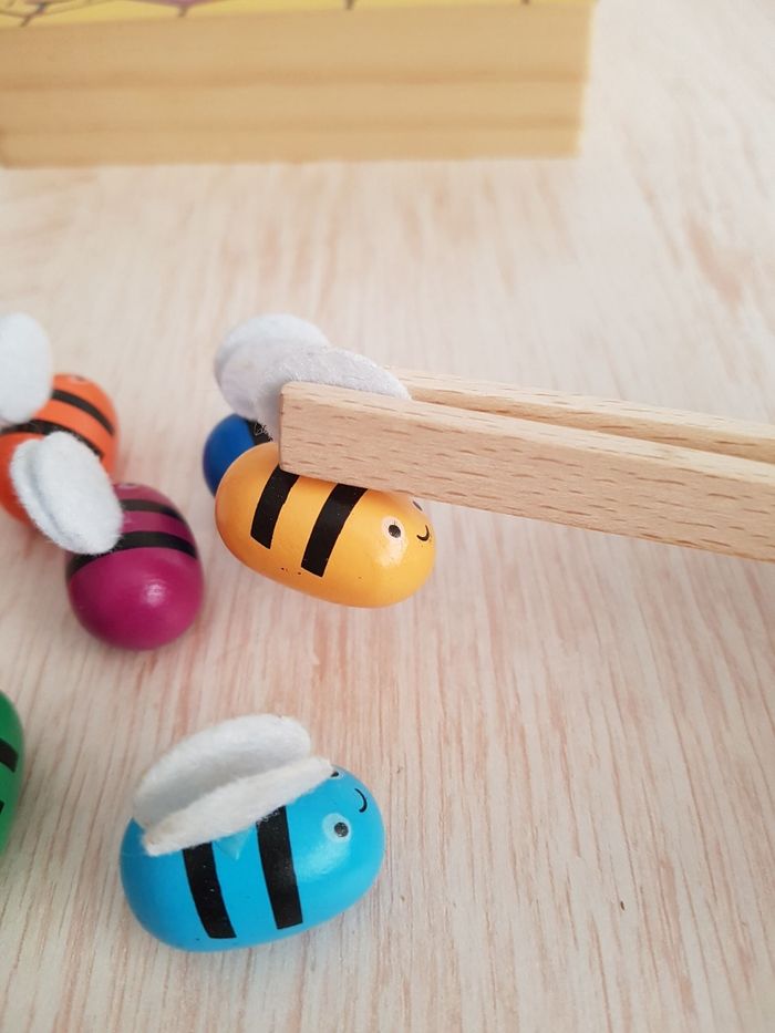 Jeu de tri en bois nid d'abeilles de couleurs - photo numéro 5