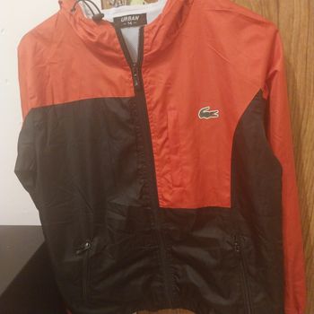 Jacket légère lacoste taille 14 ans très bon état
