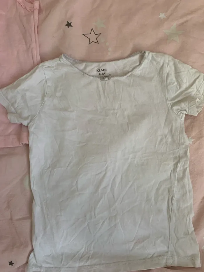 Lot t-shirt et débardeur - photo numéro 2