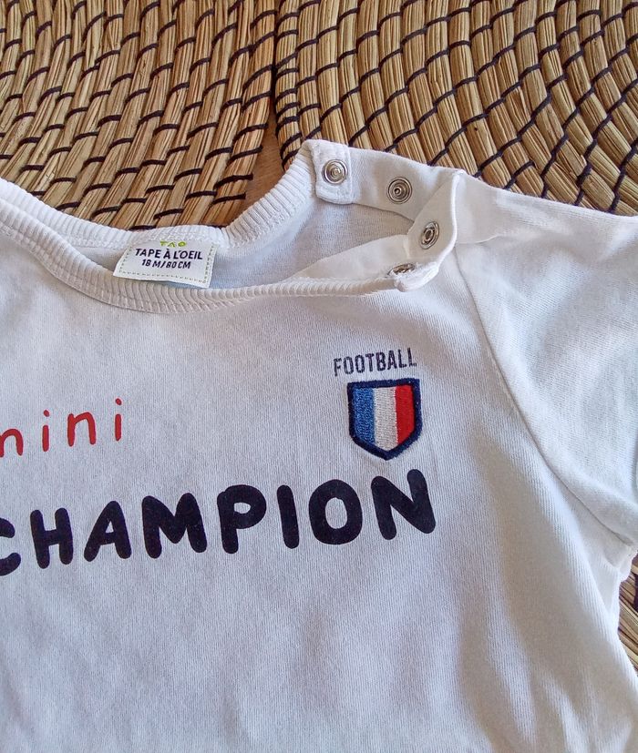Tee shirt blanc manches courtes TAO taille 18 mois - photo numéro 5