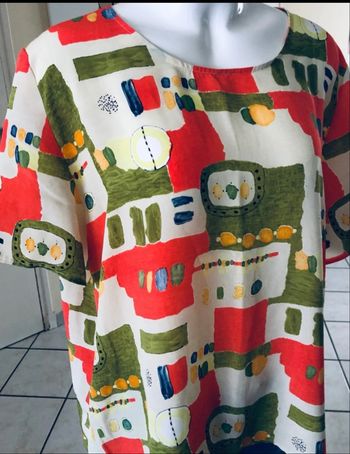 Blouse fluide fleurie neuve taille 50 Elegante et Colorée