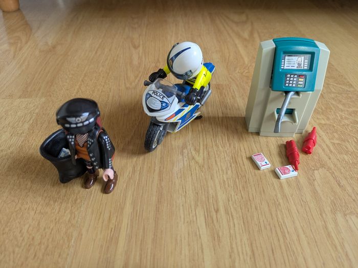 Policier avec voleur et policier Playmobil