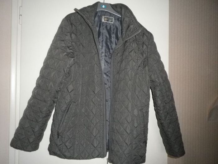 VESTE