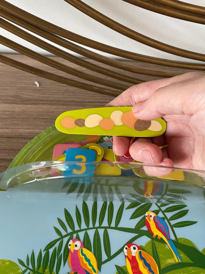 Lot de 2 livres cartonnés aimantés les nombres et les formes - photo numéro 3