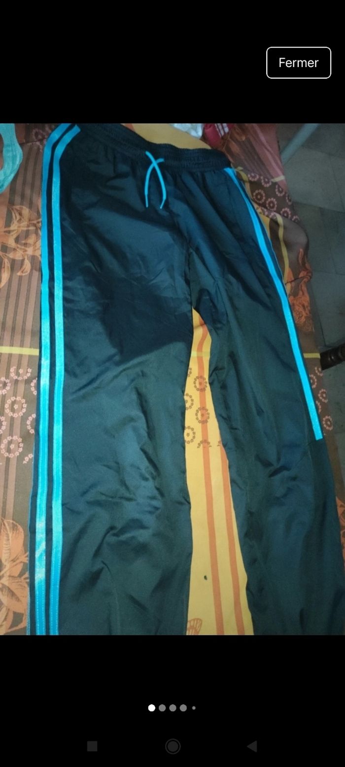 Très beau bas jogging adidas e31