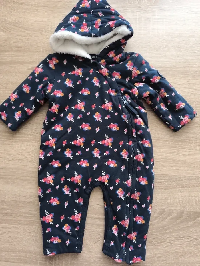 Combinaison fleurie sans pieds 9 mois  weekend à la mer