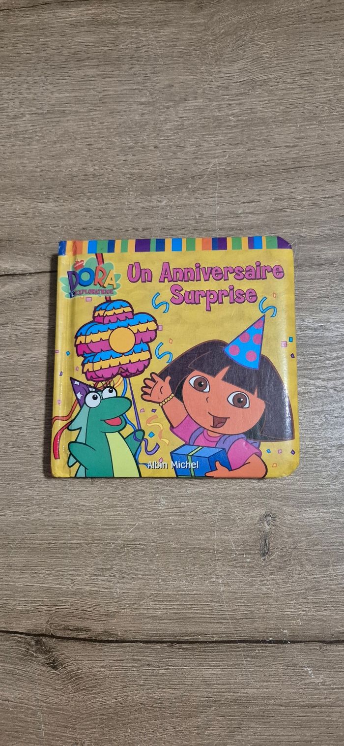 Livre Dora : Un anniversaire surprise