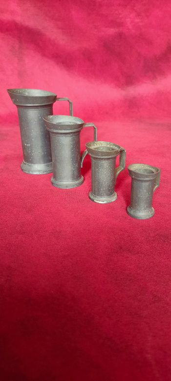 Série de 4 pots en alliage