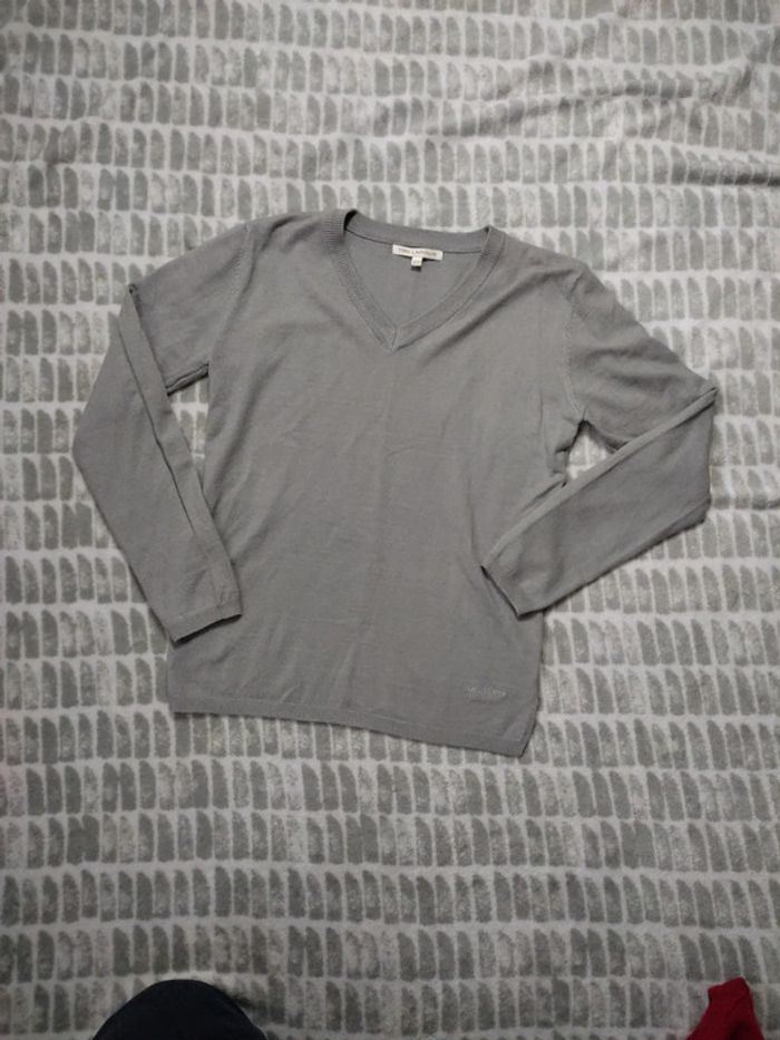 Pull fin gris Col V cachemire et soie Ted Lapidus taille 36 38 - photo numéro 1