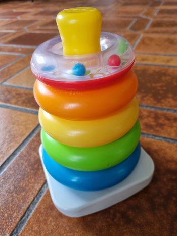 Pyramide arc-en-ciel Fisher Price